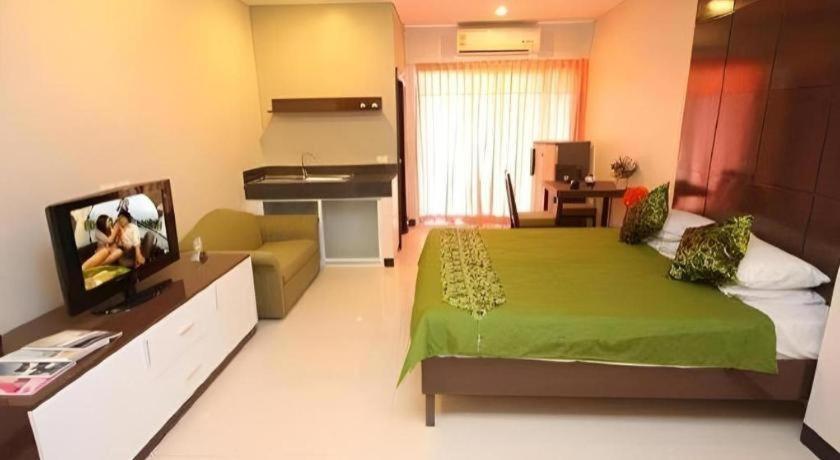 Lee Nova Hotel